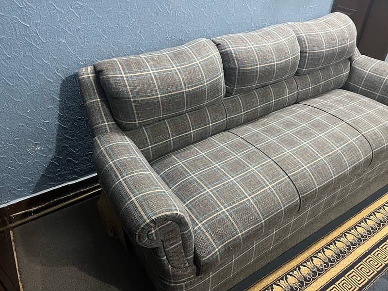 sofa almost new 1