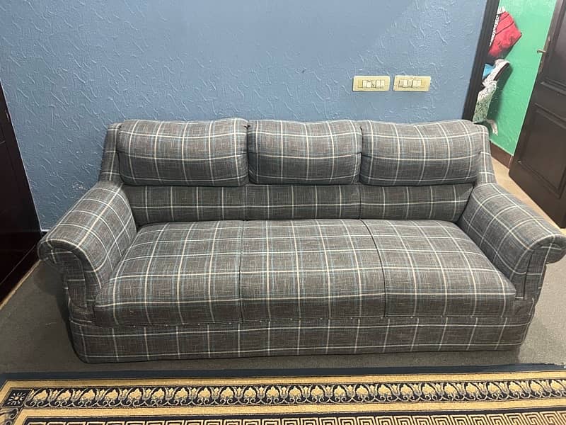 sofa almost new 2
