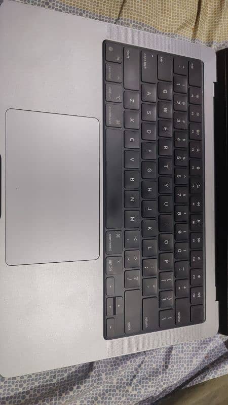 MacBook pro M1 Pro 16/512 gb 14" 1