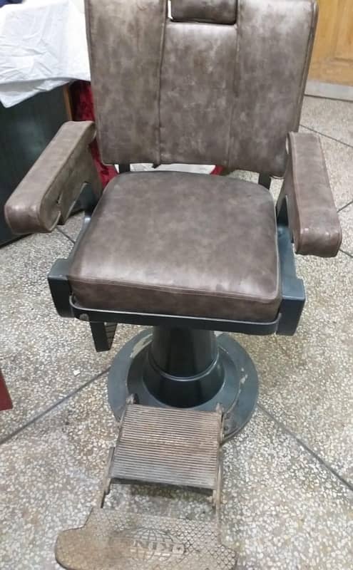 Salon Chairs And Facial and Wax Bed 4