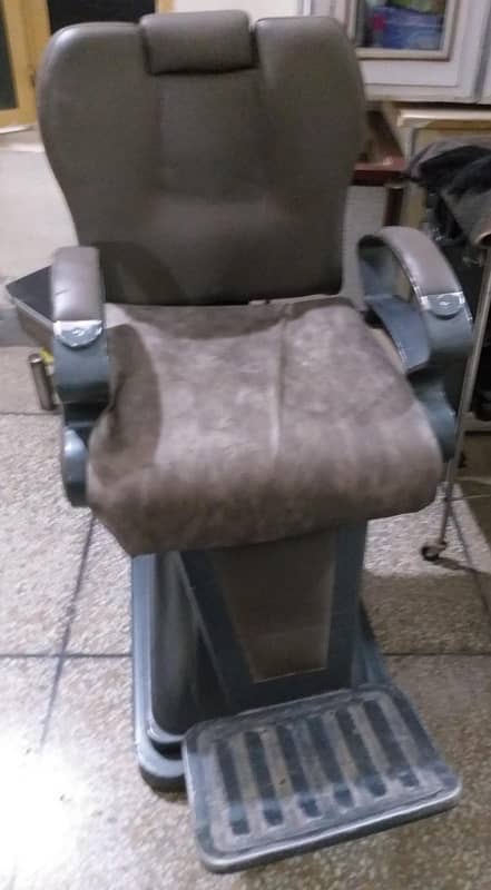 Salon Chairs And Facial and Wax Bed 5