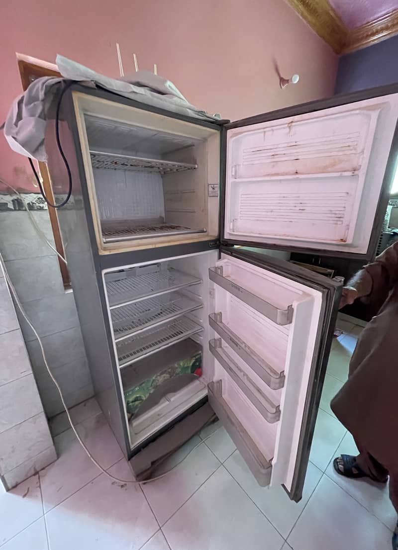 Dawlance Full size Refrigerator double door 2
