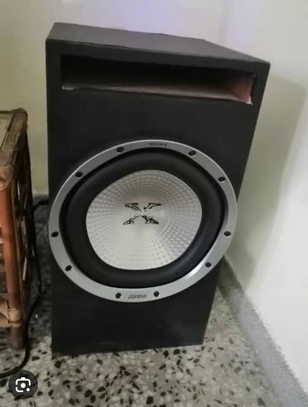 Sony Xplod 2000watt Woofer with amplifier for car 0