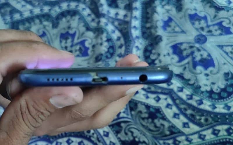 Samsung Galaxy A10s pakistan price 17,000 2GB/32GB 0