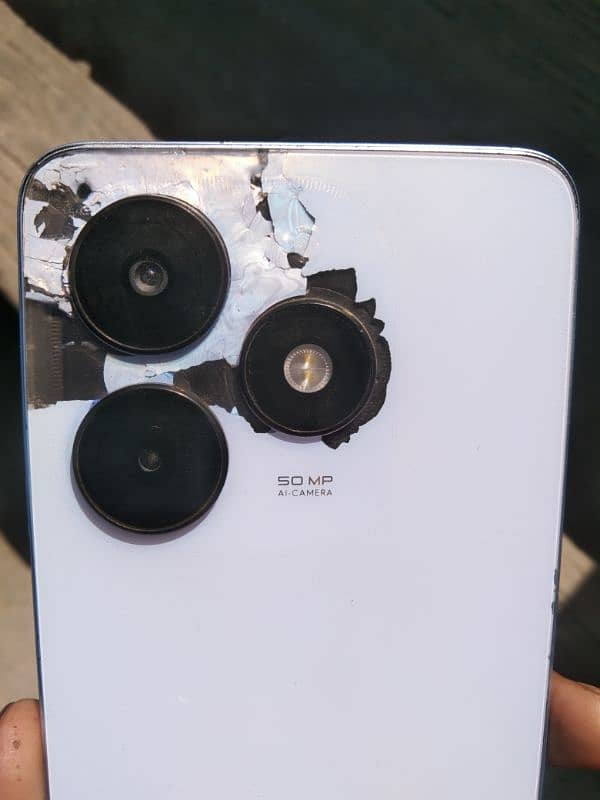 Tecno spark 20 bas grnaa ki waja sa phone on nhi ho rha 0