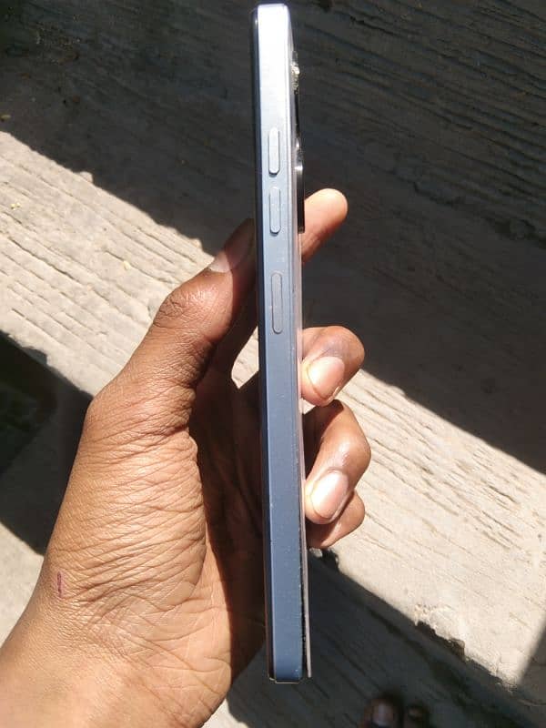Tecno spark 20 bas grnaa ki waja sa phone on nhi ho rha 3