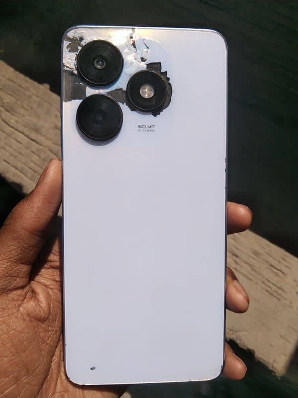Tecno spark 20 bas grnaa ki waja sa phone on nhi ho rha 6