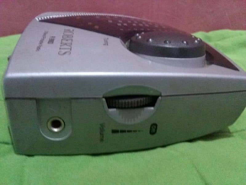 Roberts UK brand 3 band On working condition 1