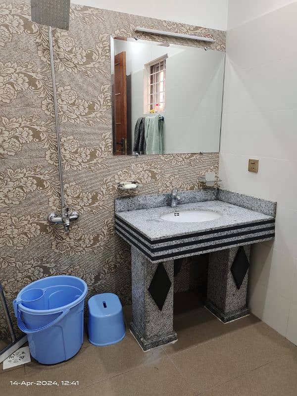 1 kanal Furnished house in Valencia town 4 families 16