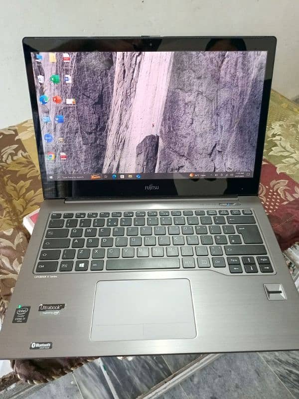 FUJITSU  Core i7  4th Generation LifeBook Touch Support 2