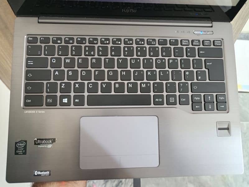 FUJITSU  Core i7  4th Generation LifeBook Touch Support 4