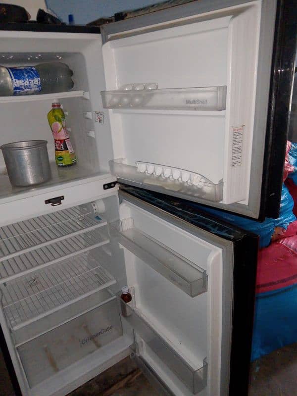 "Dawlance Refrigerator Available for Sale – In Excellent Condition!" 1
