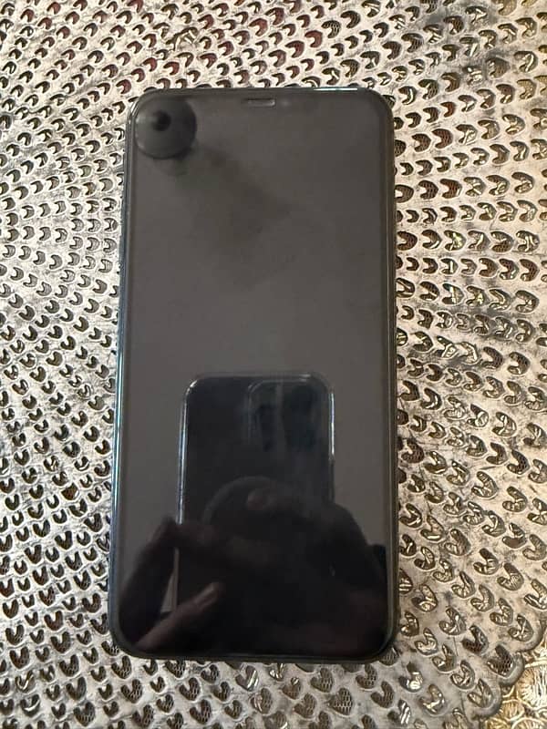 iPhone XS Max for sale one (1) hand used 2