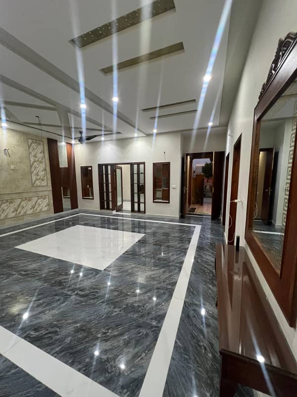 10 Marla Brand New House For Sale In Reasonable Price 3
