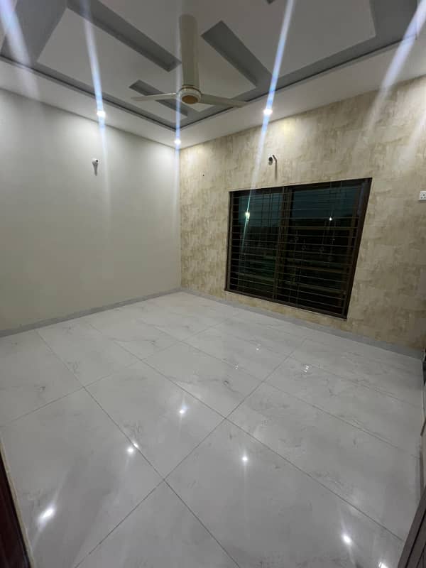 10 Marla Brand New House For Sale In Reasonable Price 11