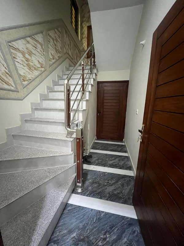 10 Marla Brand New House For Sale In Reasonable Price 14