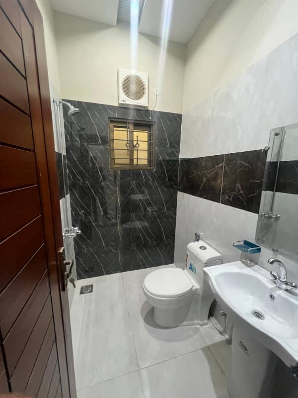 10 Marla Brand New House For Sale In Reasonable Price 17