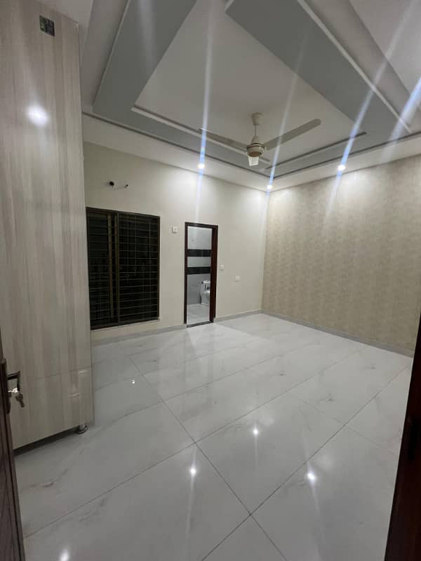10 Marla Brand New House For Sale In Reasonable Price 19