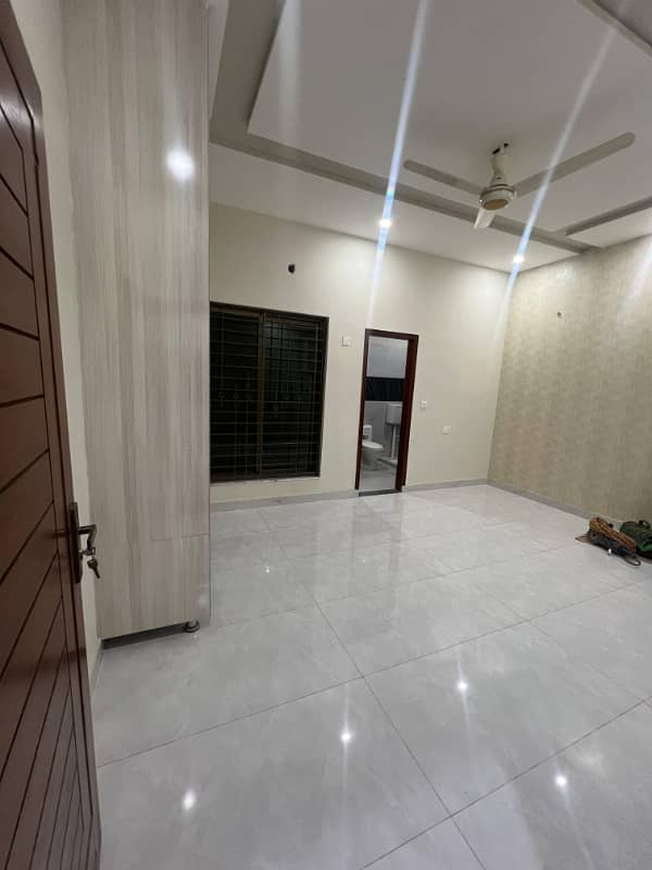 10 Marla Brand New House For Sale In Reasonable Price 21