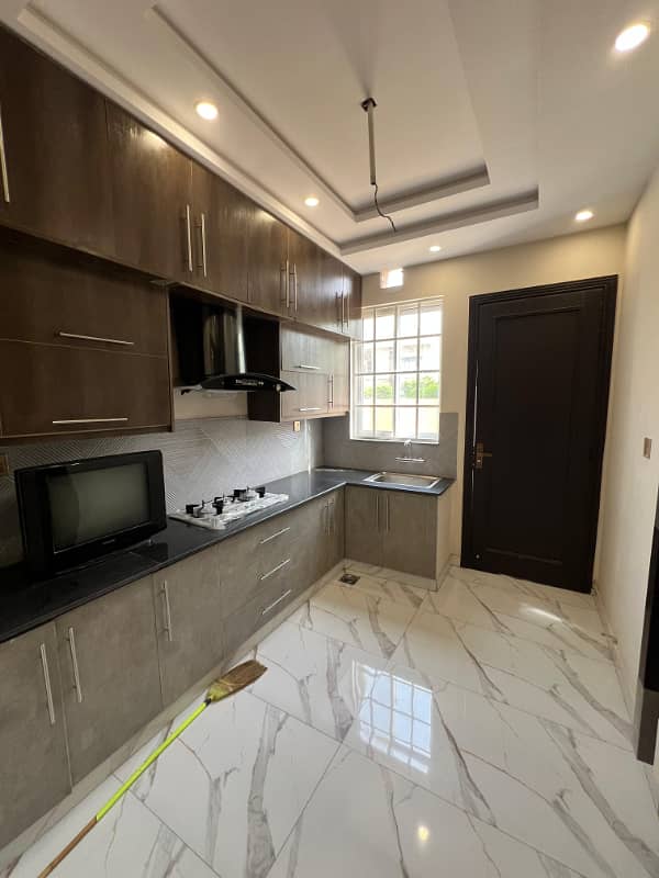 10 Marla Brand New House For Sale In Reasonable Price 29