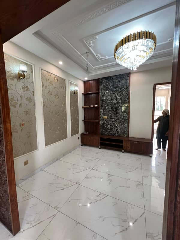 10 Marla Brand New House For Sale In Reasonable Price 32