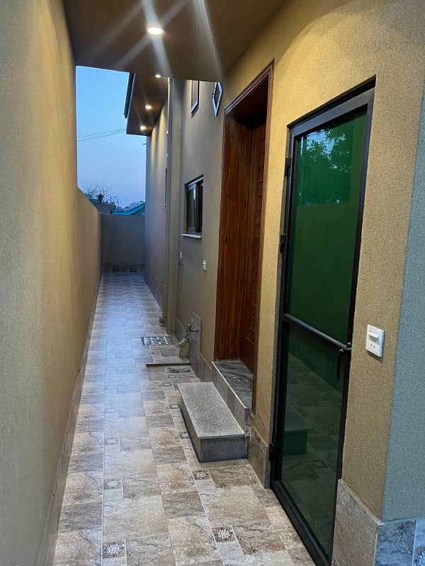 10 Marla Brand New House For Sale In Reasonable Price 39