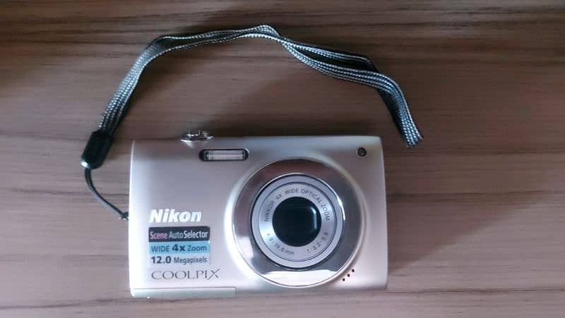 Nikon 12 MP camera 0