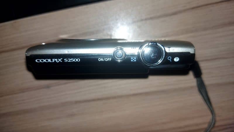 Nikon 12 MP camera 6
