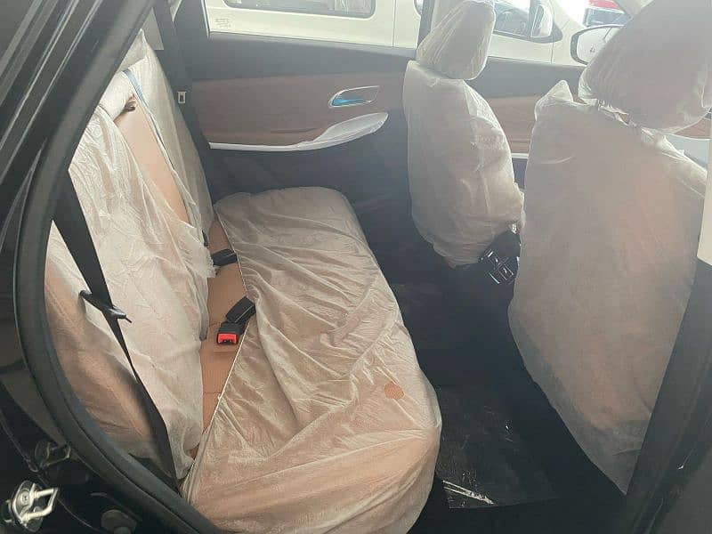 oshan X7 further sense 5 seater , double bio matric available 4