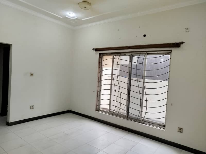 10 Marla Beautiful Ground portion Available for Rent in Bahria town phase 2 Rawalpindi 5