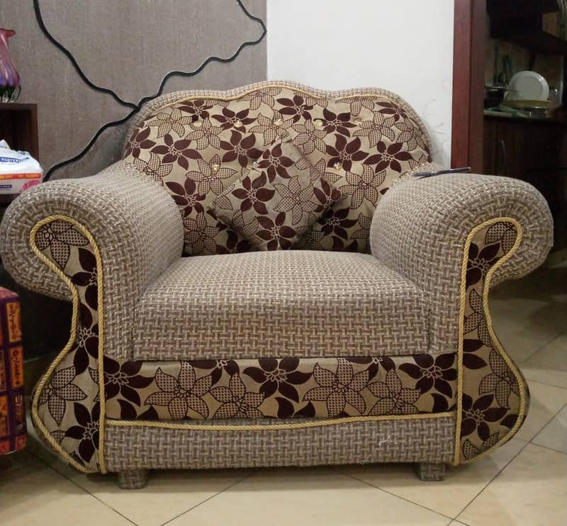 Sofa set in good condition 1