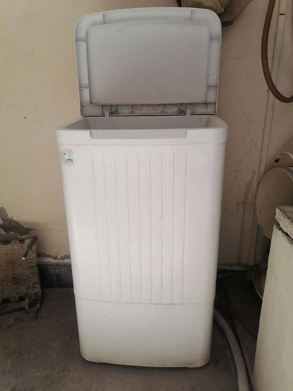 Dawlance washing machine 6100W White Single Tub Washer 8
