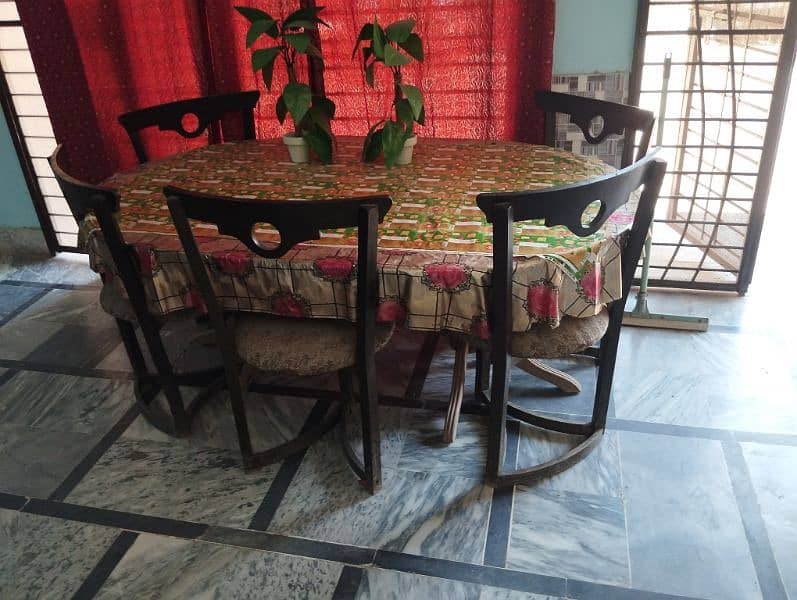 6 dining tables 5