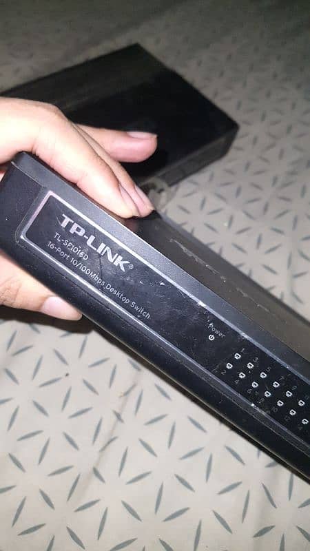 TP-Link TL-SF1016D | 16-Port 10/100Mbps Desktop Switch 1