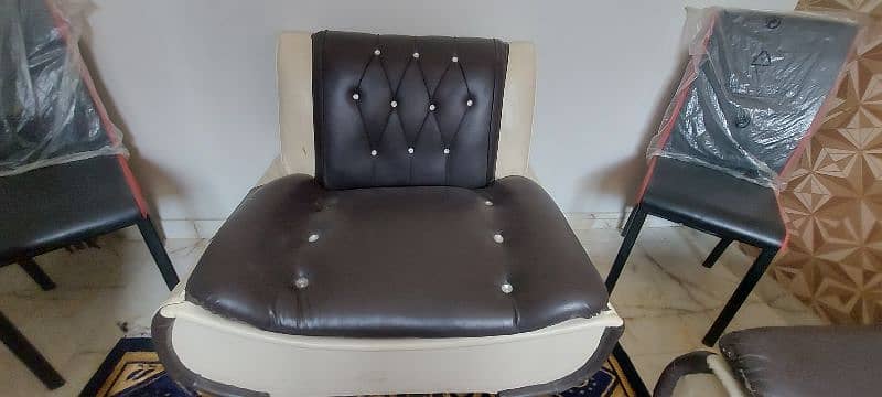 5 Seater Sofa Set Slightly Used 3
