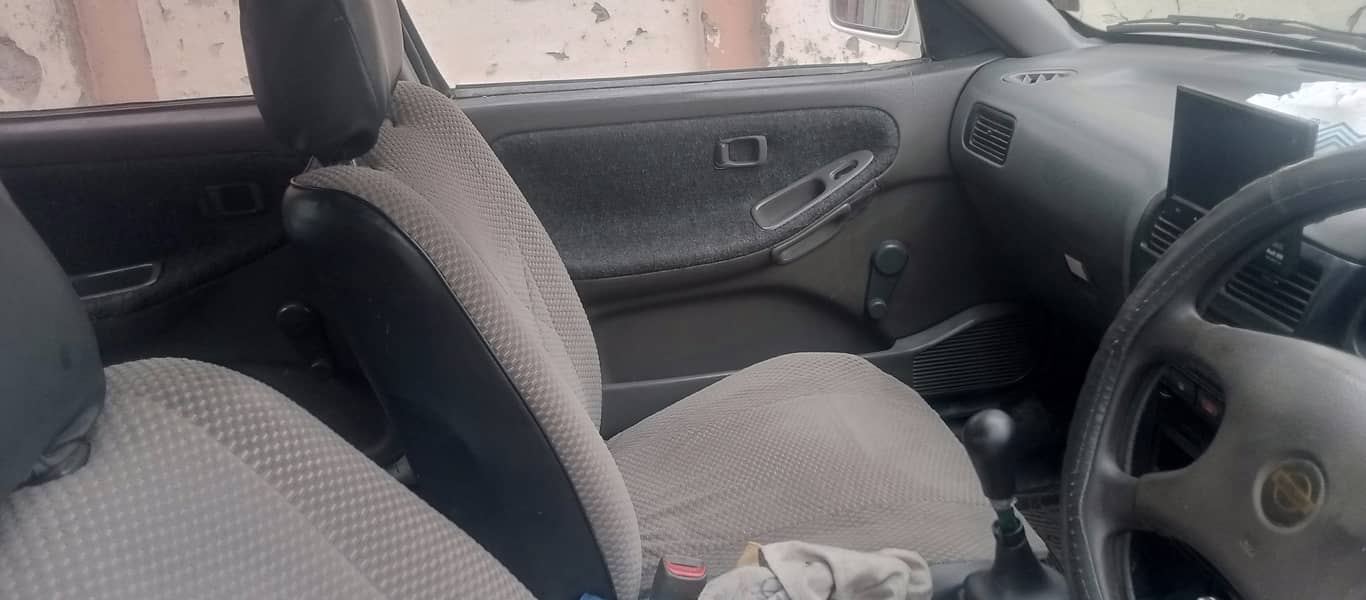 Nissan Sunny 1993 9