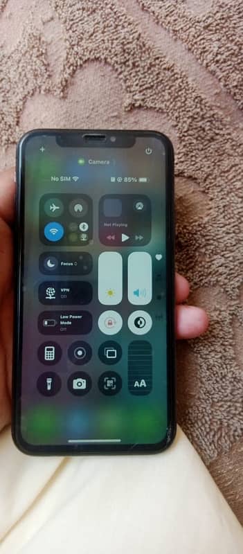 iPhone XS 10 by 10 condition 82 bettery health 64 hn 2