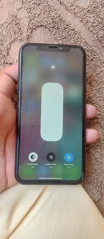 iPhone XS 10 by 10 condition 82 bettery health 64 hn 3