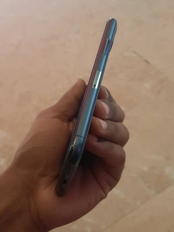Iphone 11 pro 256 ( Non pta factory unlocked) 5