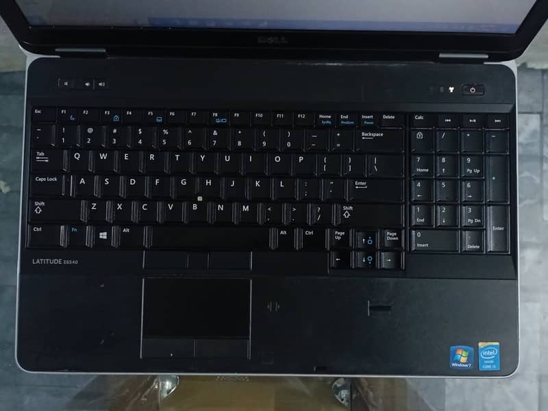 Dell Latitude E6540 (i5 4th 8GB Ram 256 GB SSD) 1
