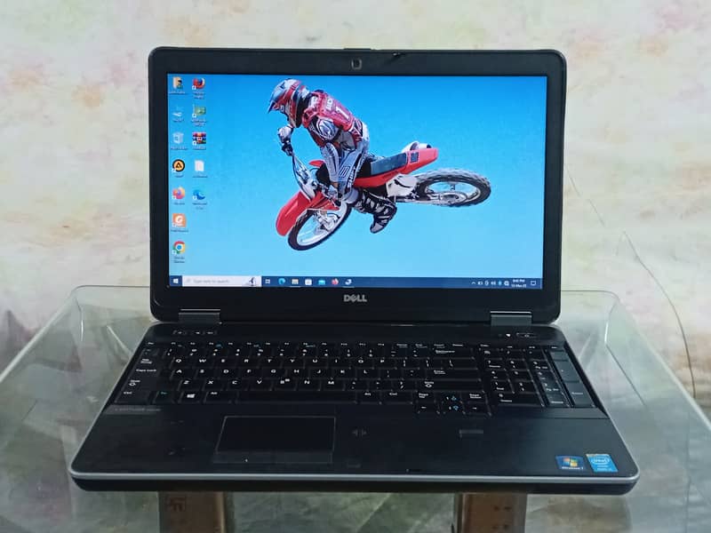 Dell Latitude E6540 (i5 4th 8GB Ram 256 GB SSD) 2