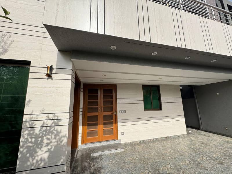 10 Marla Modern Design House Available For Rent In Sector E Bahria Town Lahore 5