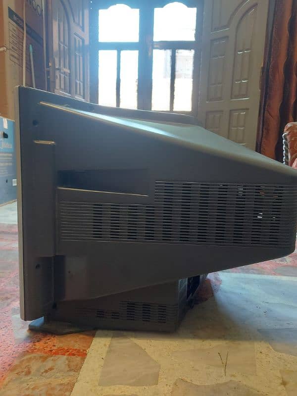 Sharp Old Colour TV 4
