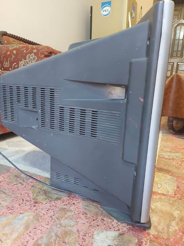 Sharp Old Colour TV 6
