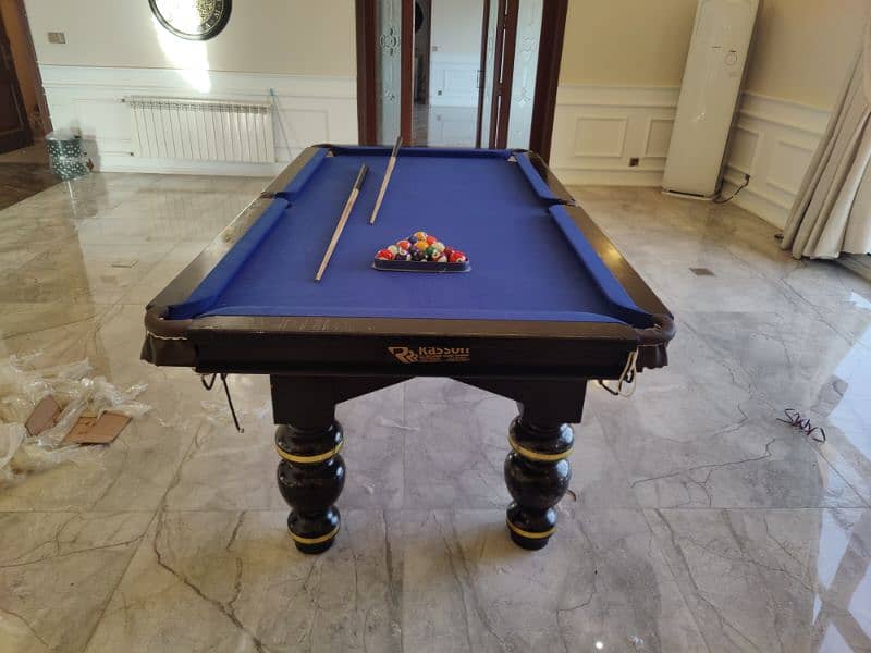 Table tennis table/Carrom Boards/Snooker tables/pool tables/Dartboards 18