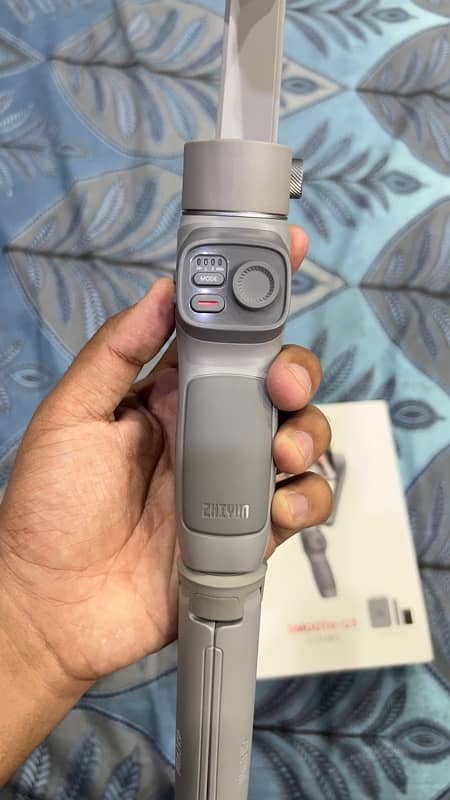 smooth q3 mobile gimbal 2