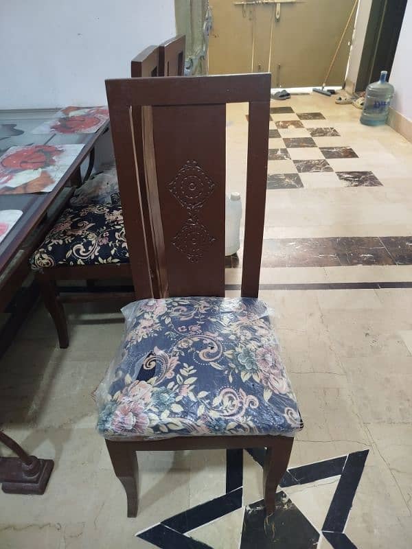 Dining Table with six chairs 2