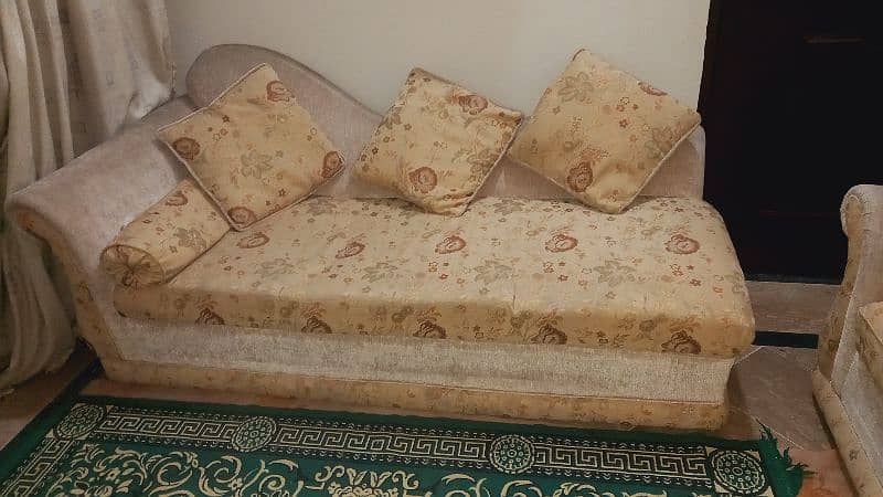 Sofa set for sell 1