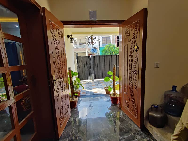 10 MARLA HOUSE FOR SALE LDA AVENUE-1 M BLOCK 13