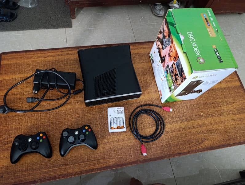 Xbox 360 Slim Version Lush Condition 0